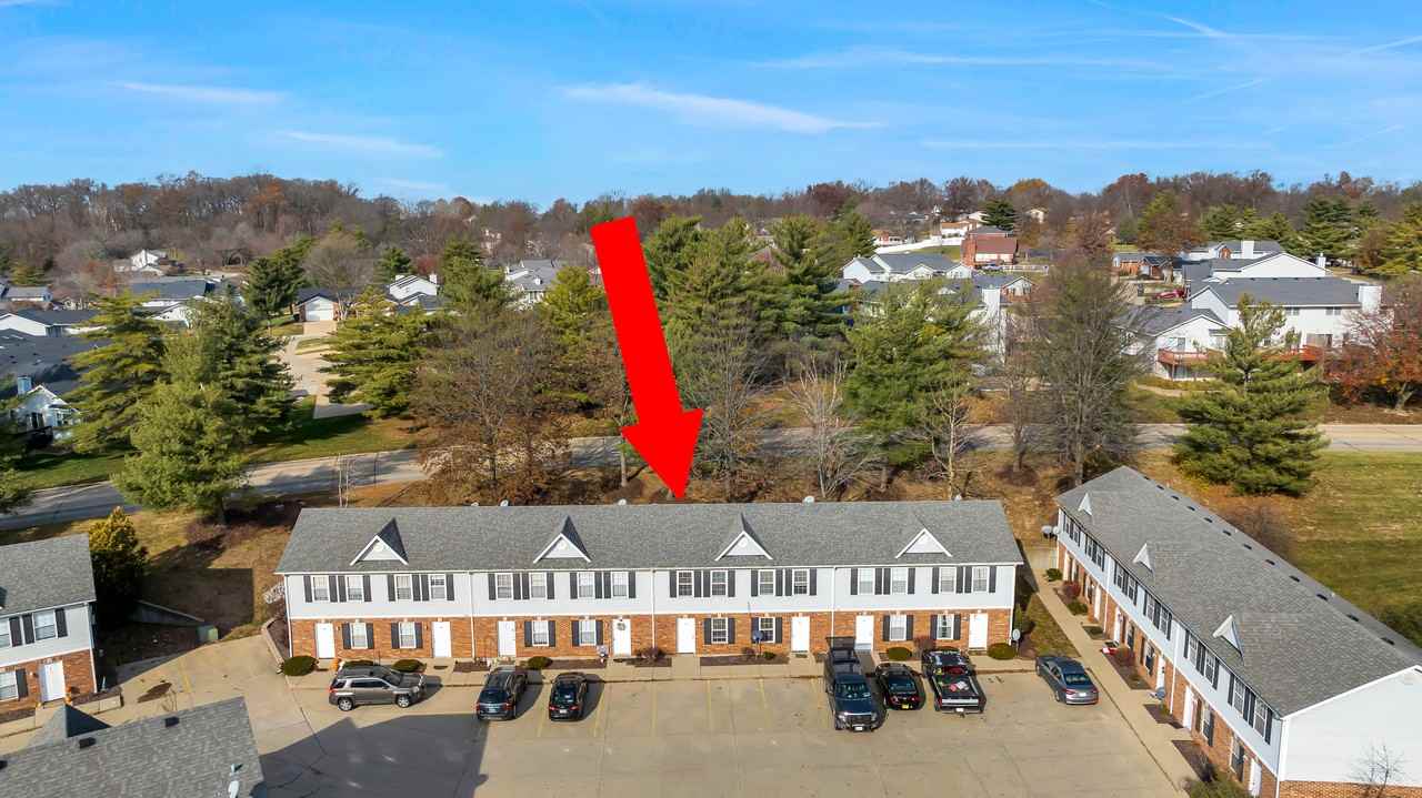 230 Veterans Pkwy Apt E - Photo 2 of 31