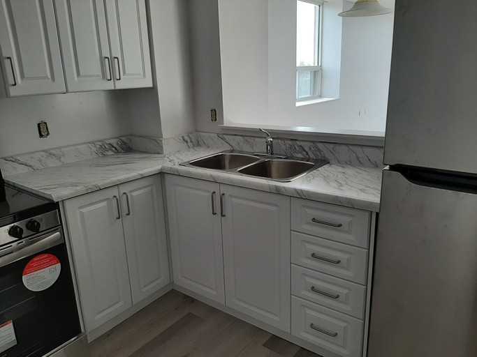 1500 Keele St - Photo 2 of 8