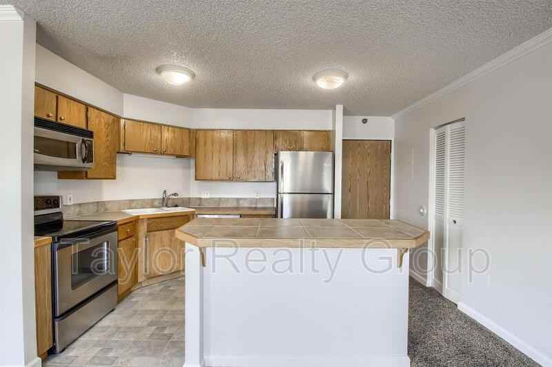 1301 Speer Blvd - Photo 2 of 23