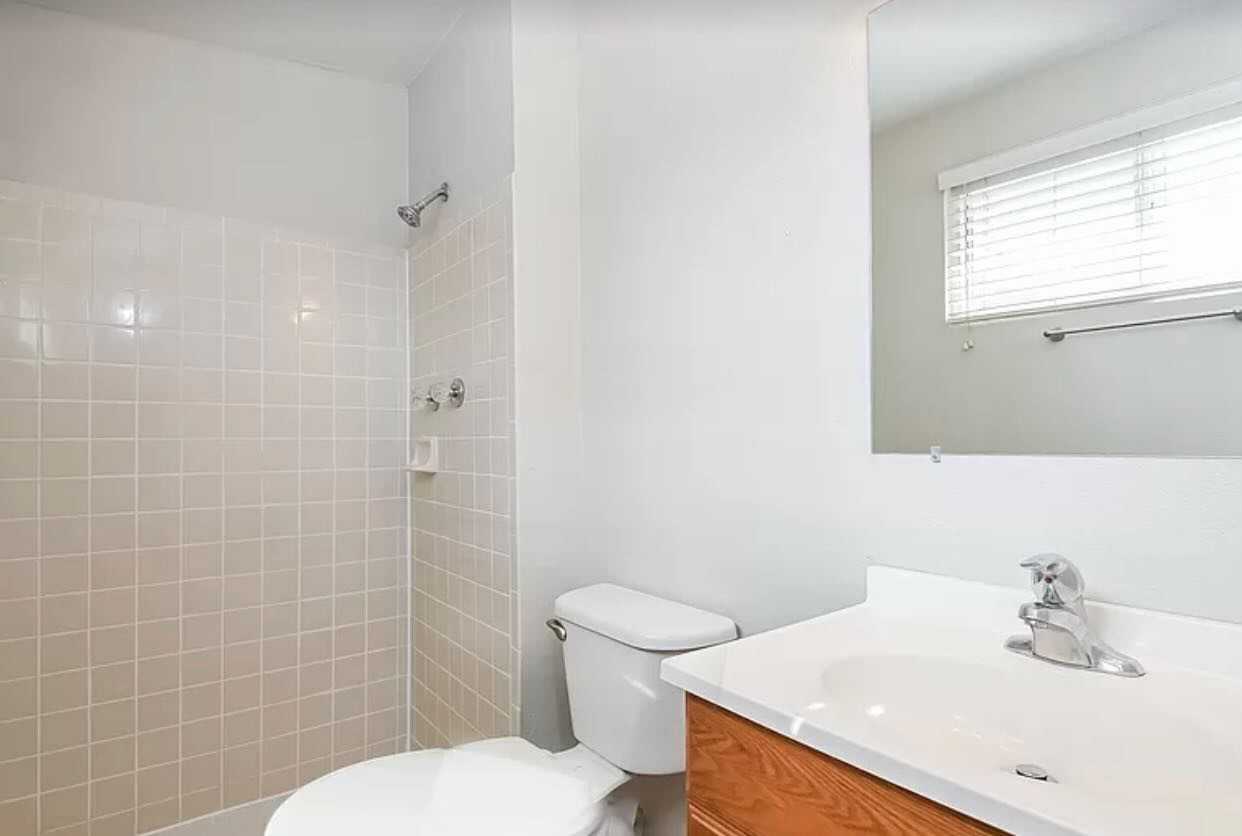 3434 S Manitoba Ave - Photo 2 of 9