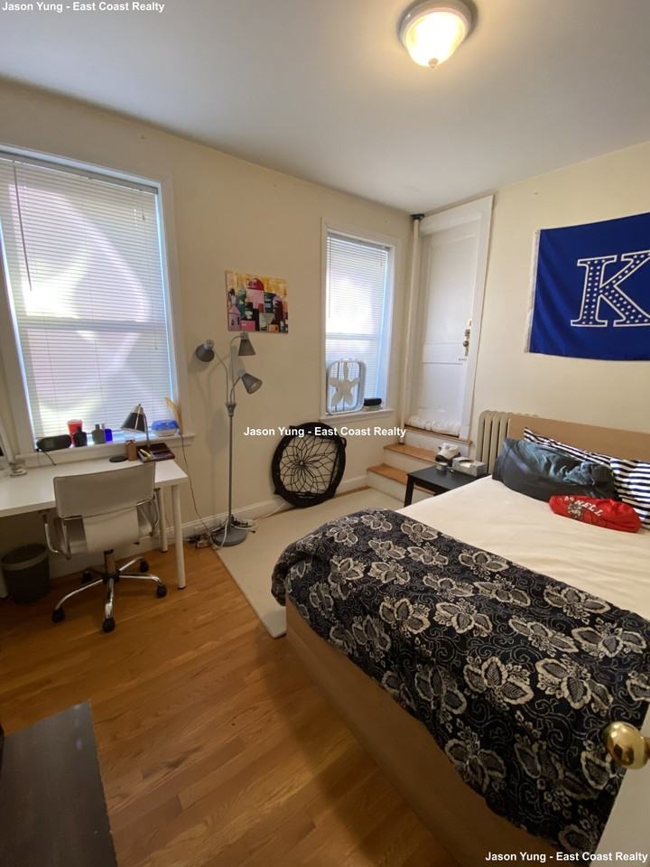 318 Saint Paul St #4 - Photo 3 of 10