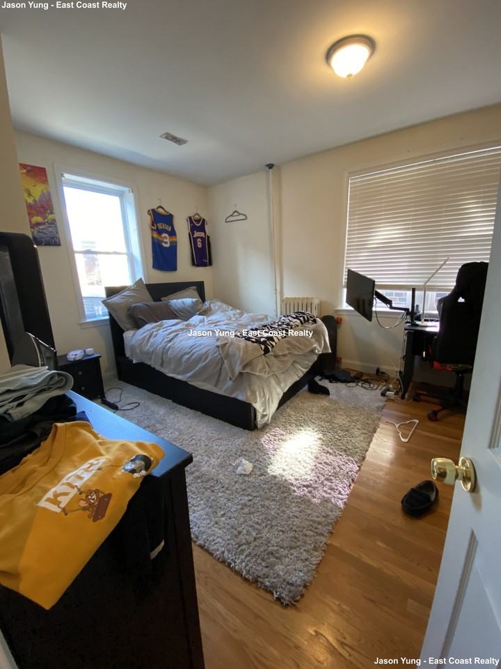 318 Saint Paul St #4 - Photo 4 of 10