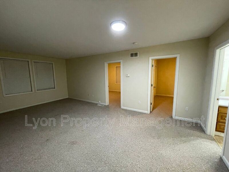 79 Cottage St #3 - Photo 4 of 13