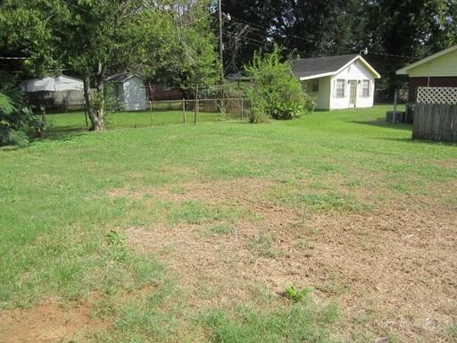 1302 Elm St - Photo 2 of 8