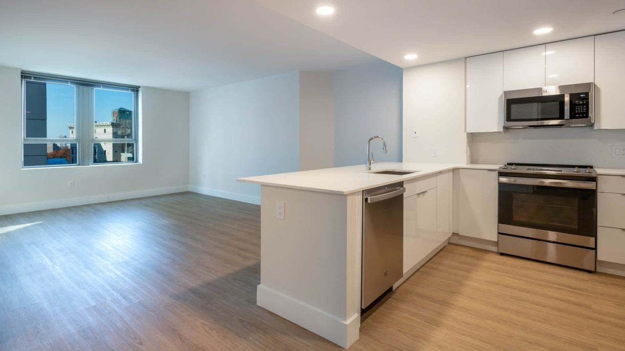 660 Washington - Photo 7 of 56