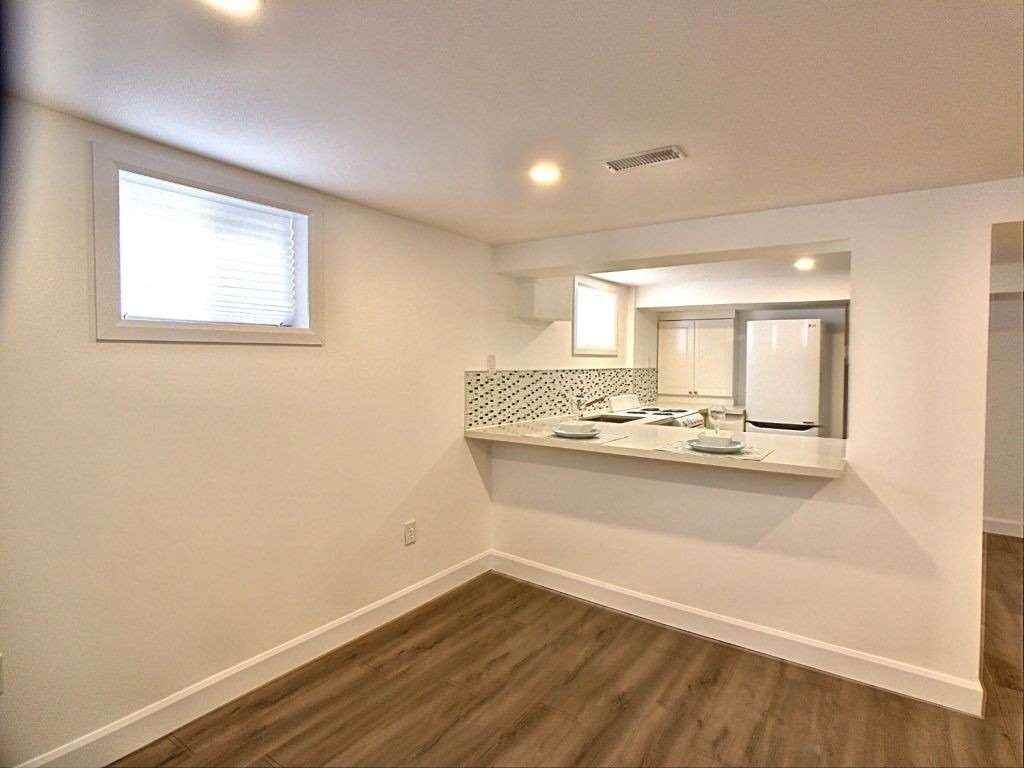 47 Newbury Drive - Photo 2 of 6