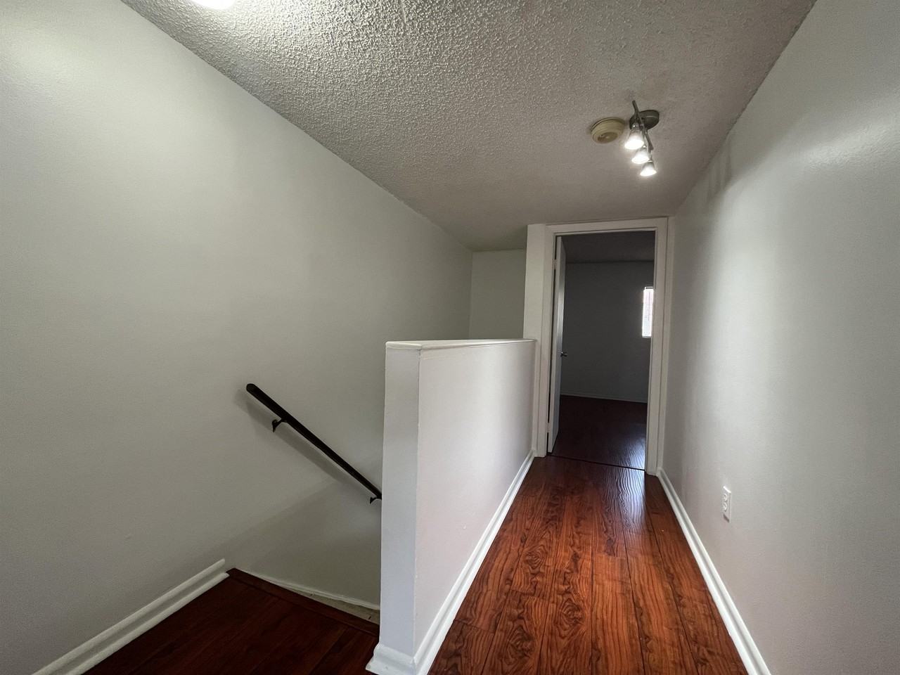 407 Palm Cir E #208 - Photo 5 of 32