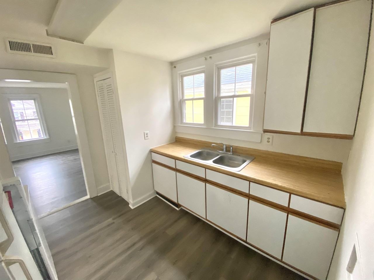 625 Wolfe St #2 - Photo 3 of 10