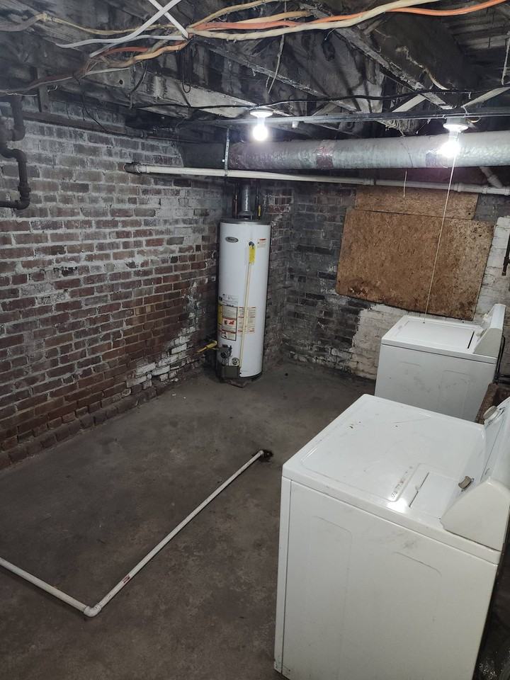 2041 N Talbott St #1 - Photo 4 of 15