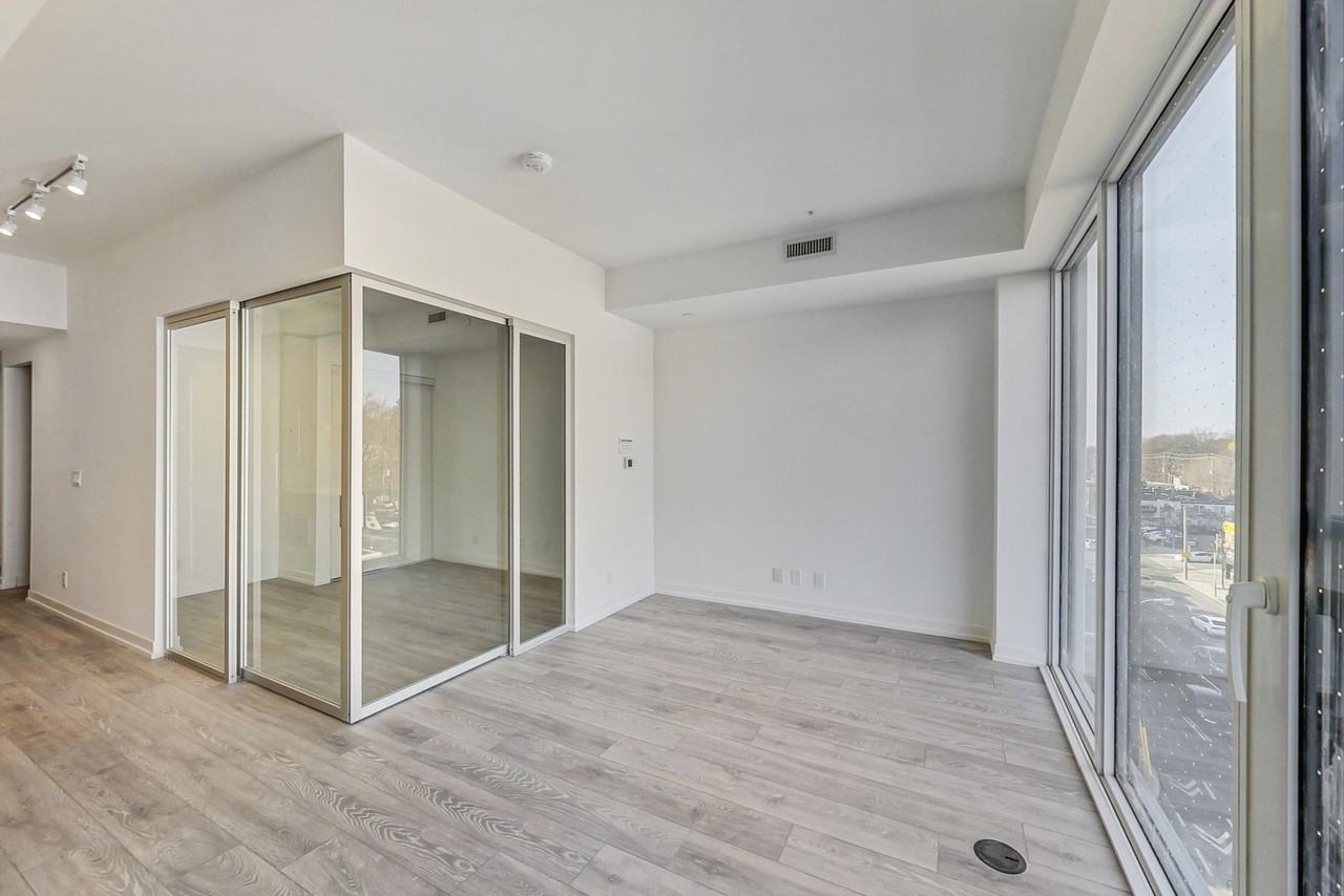 2008 Bathurst Street 519 - Photo 2 of 17