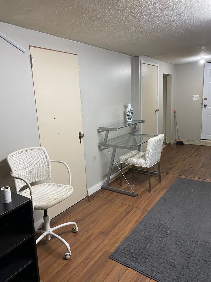 480 Ellesmere Ave Bsmt #BS - Photo 2 of 4