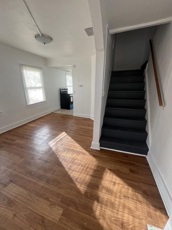 208 S Washington Ave #A - Photo 3 of 13