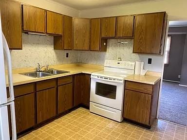 128 N Beech St #1 - Photo 4 of 15