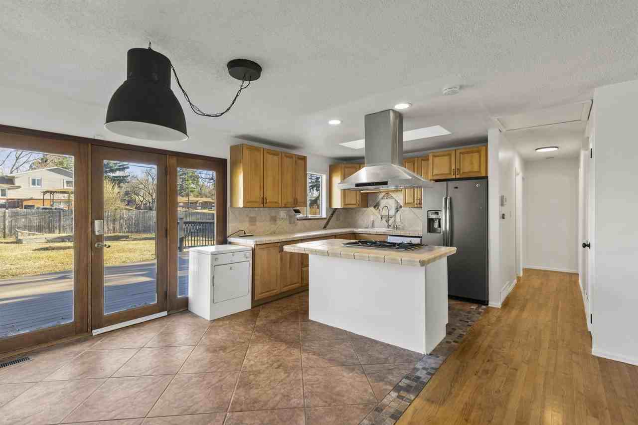 1147 Royale Dr Uppr 1 #1 - Photo 2 of 4