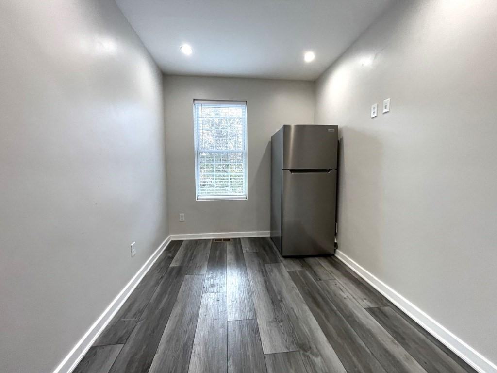 75 Williams St #2R - Photo 2 of 5