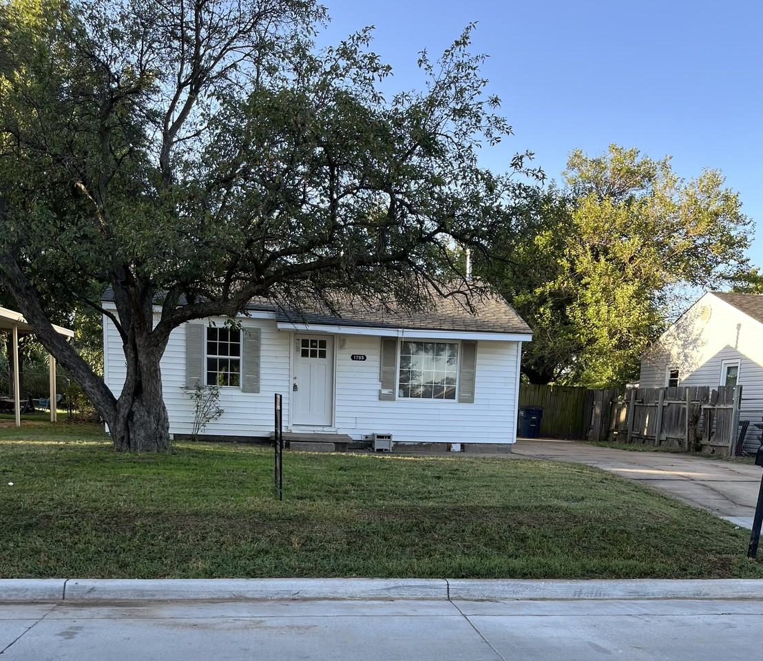 1705 E Birch Ave, Enid, OK 73701 2 bedroom House Rental Zumper