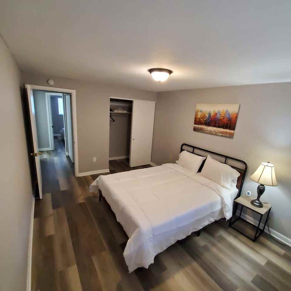 1027 Watervliet Ave #D - Photo 5 of 20