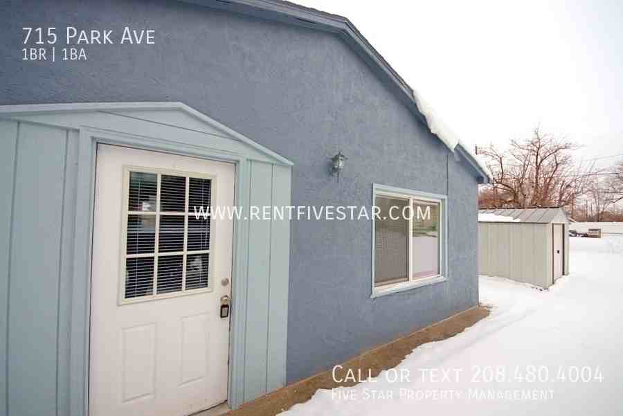 715 Park Ave - Photo 2 of 9