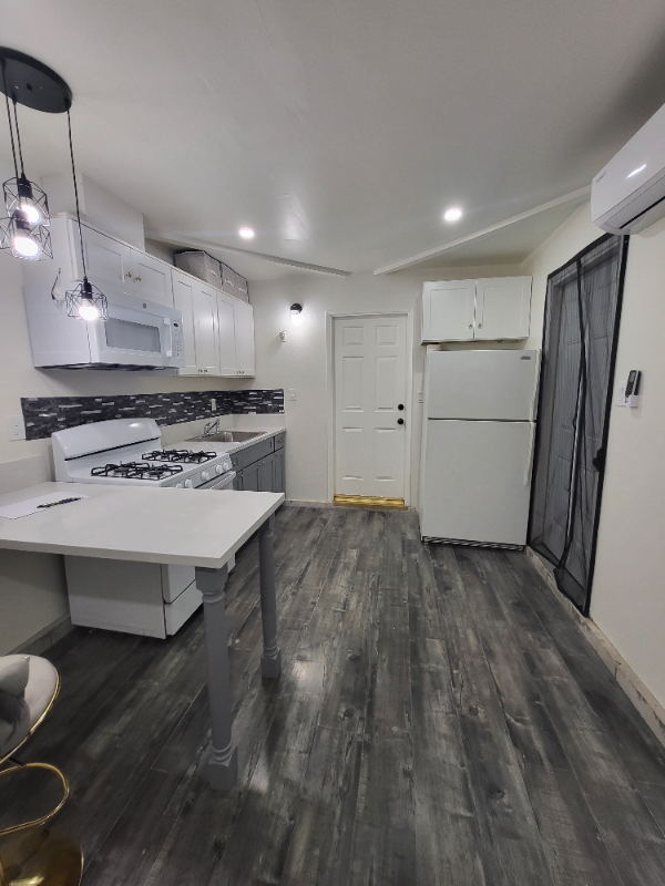 15381 Monterey Ave - Photo 3 of 7