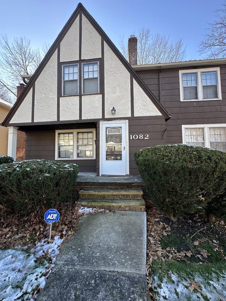 1082 Hillstone Rd #1