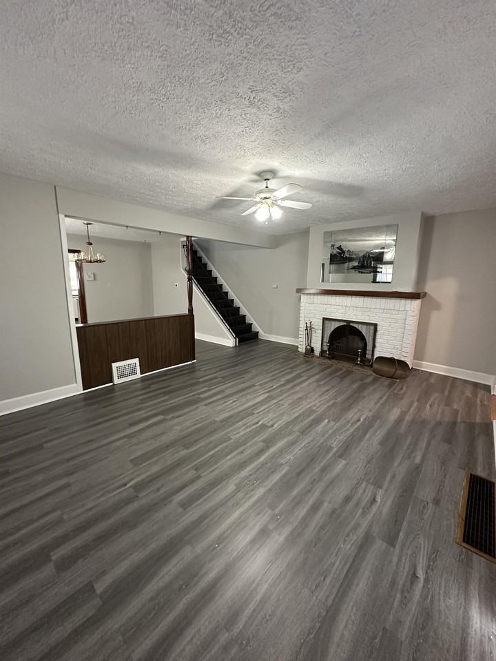 1082 Hillstone Rd #1 - Photo 4 of 28