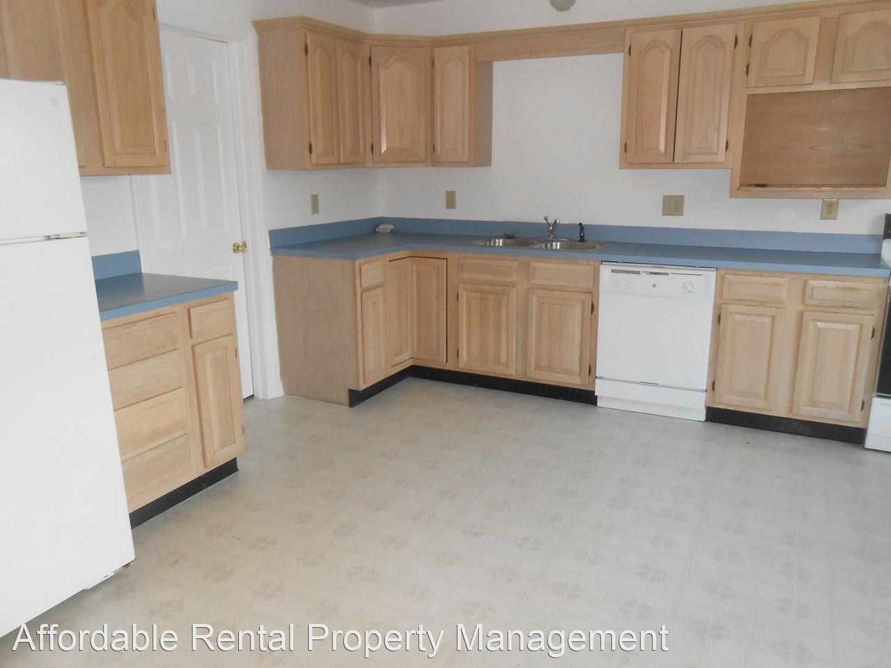 617 Victoria Dr - Photo 3 of 9