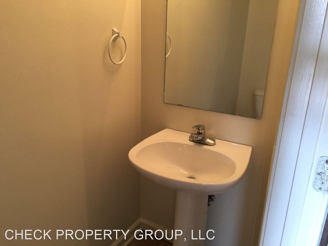 387-401 Midland Boulevard 4-Plex - Photo 3 of 9