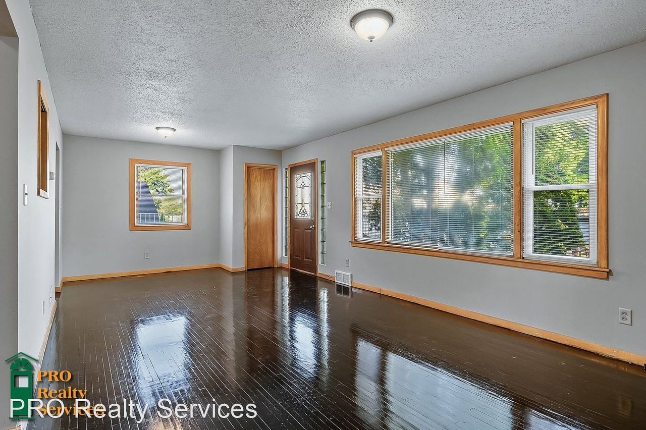 208 2nd St Sw - Photo 2 of 28