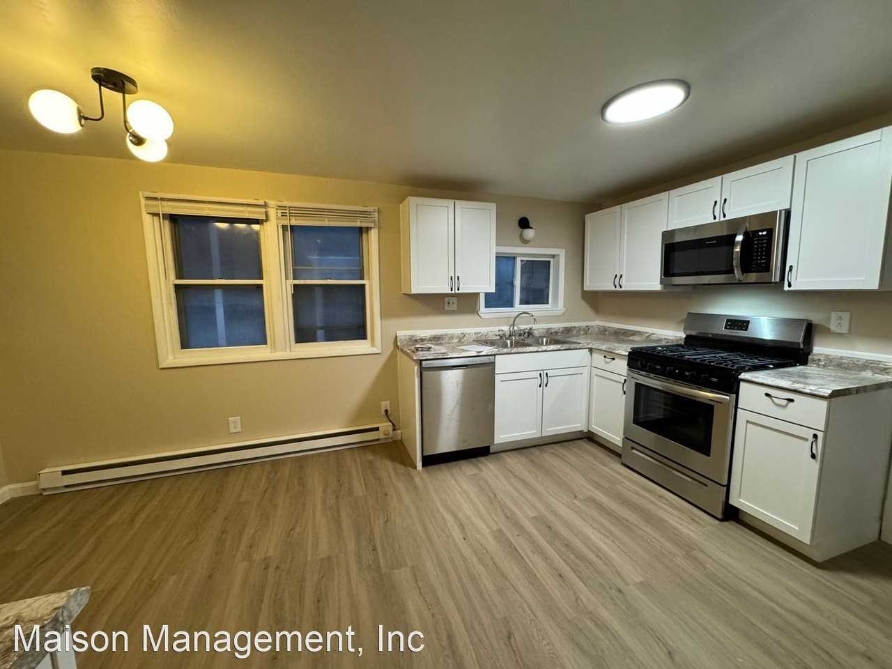 17-19 Park Ave - Photo 2 of 4