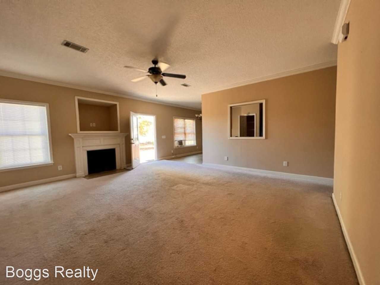 1106 Sara Ln - Photo 3 of 19