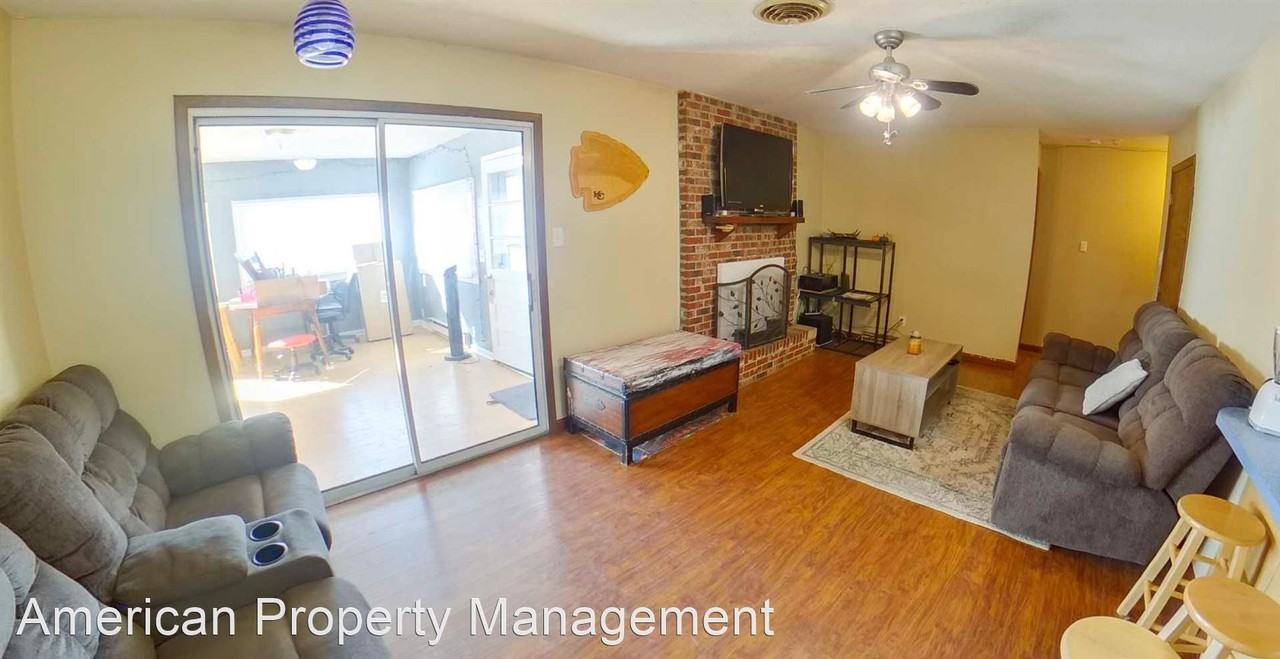 2453 Vaughn Dr - Photo 3 of 13