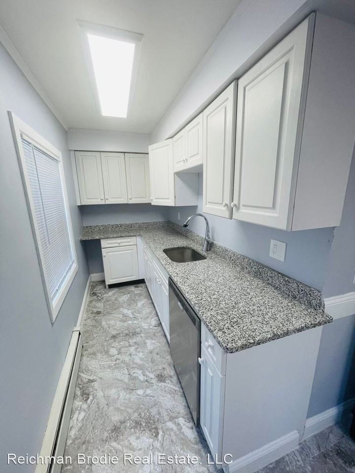 38 Concord St - Photo 3 of 38