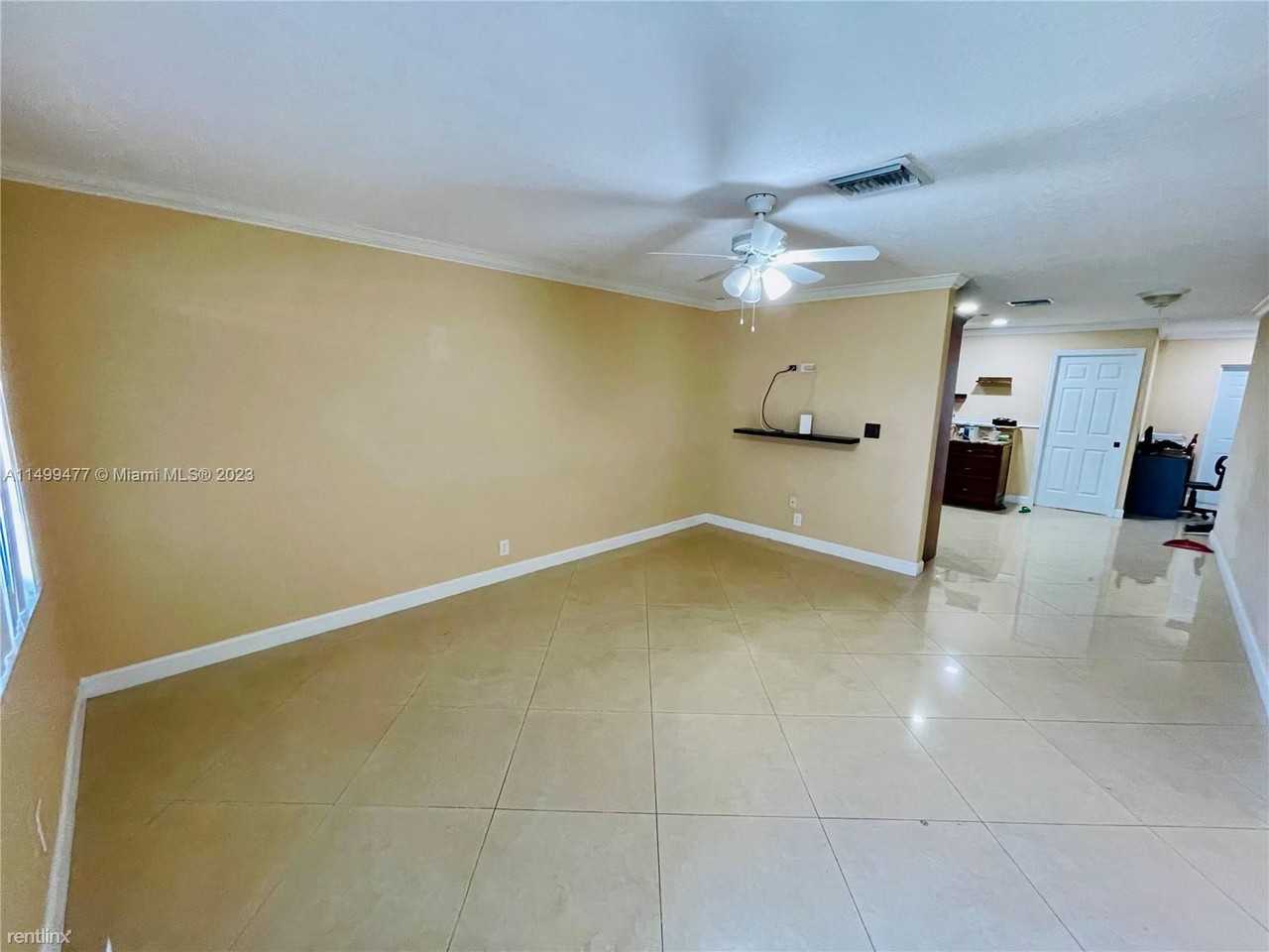 1332 Se 4th Ave #1336 - Photo 2 of 11