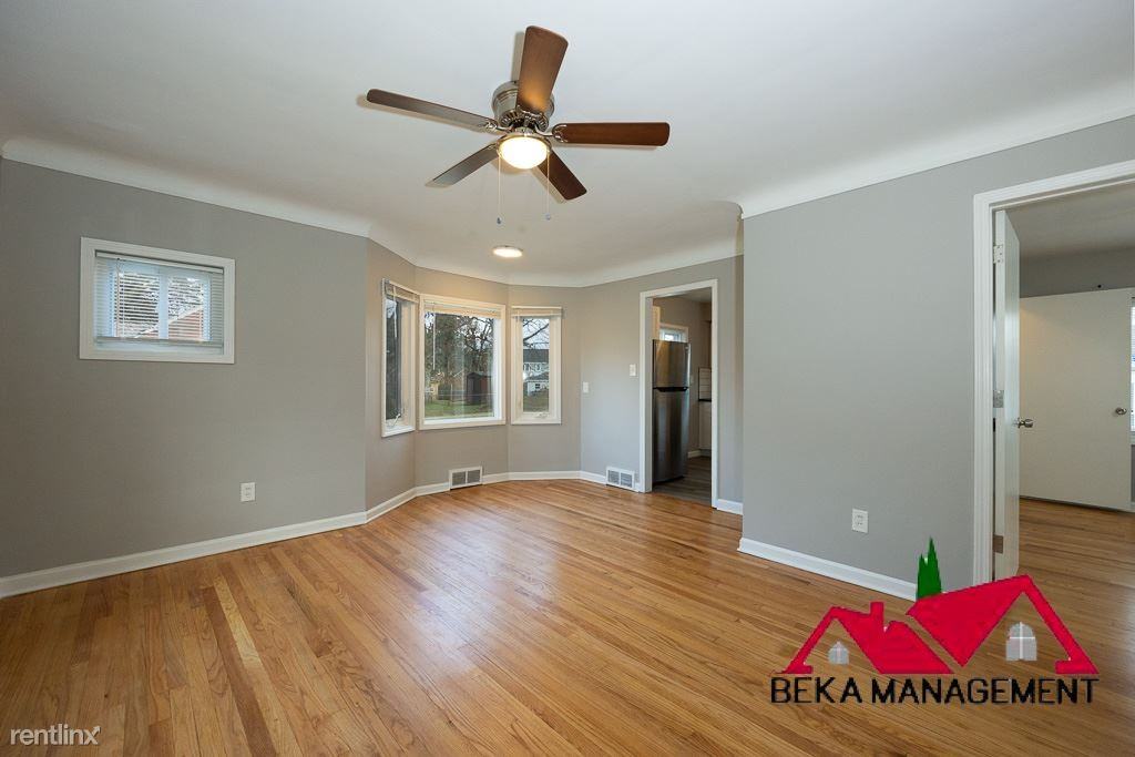 26719 Southwestern Hwy - Photo 2 of 21