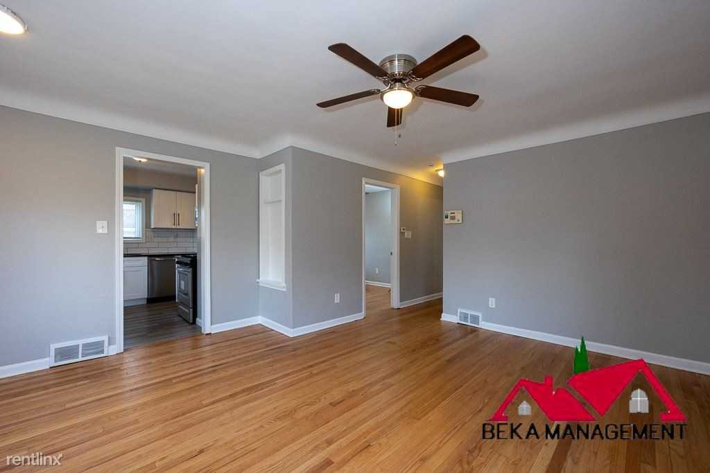 26719 Southwestern Hwy - Photo 3 of 21