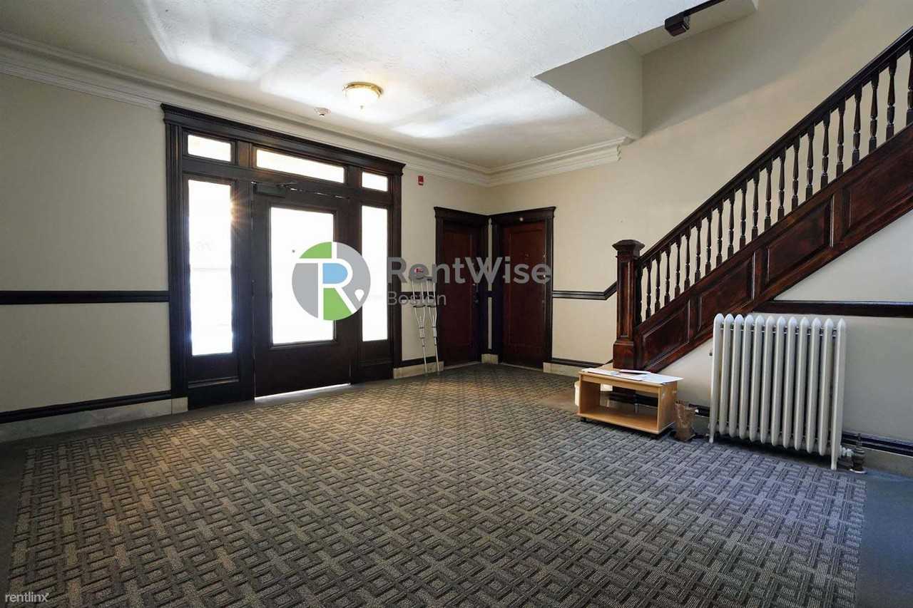 76 Gordon St - Photo 3 of 3