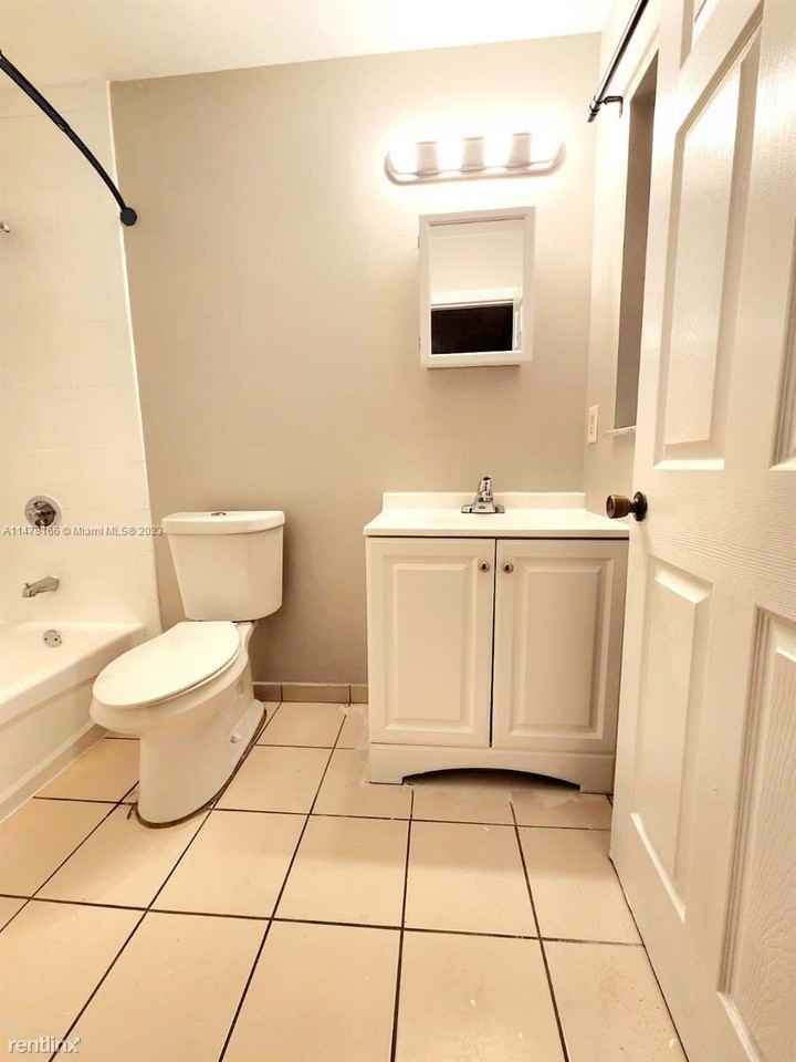 25863 Sw 128th Ave - Photo 2 of 5