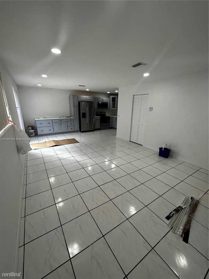 3144 Nw 33rd St #2 - Photo 2 of 5