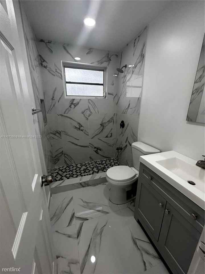 3144 Nw 33rd St #2 - Photo 3 of 5