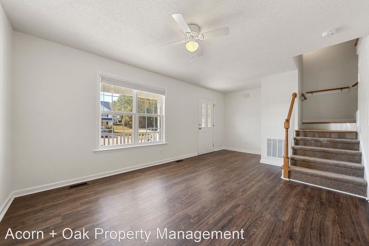 210 Wimbledon Ct - Photo 2 of 14