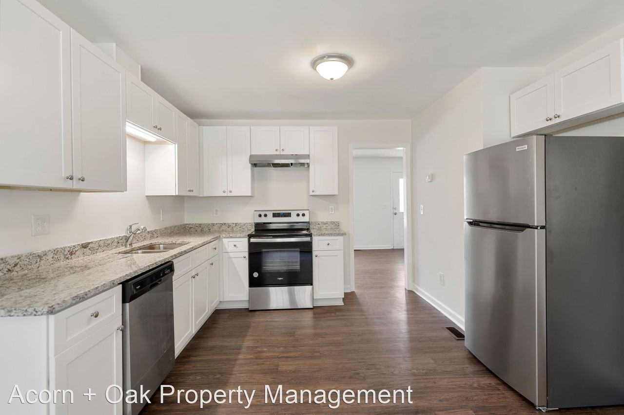 210 Wimbledon Ct - Photo 3 of 14
