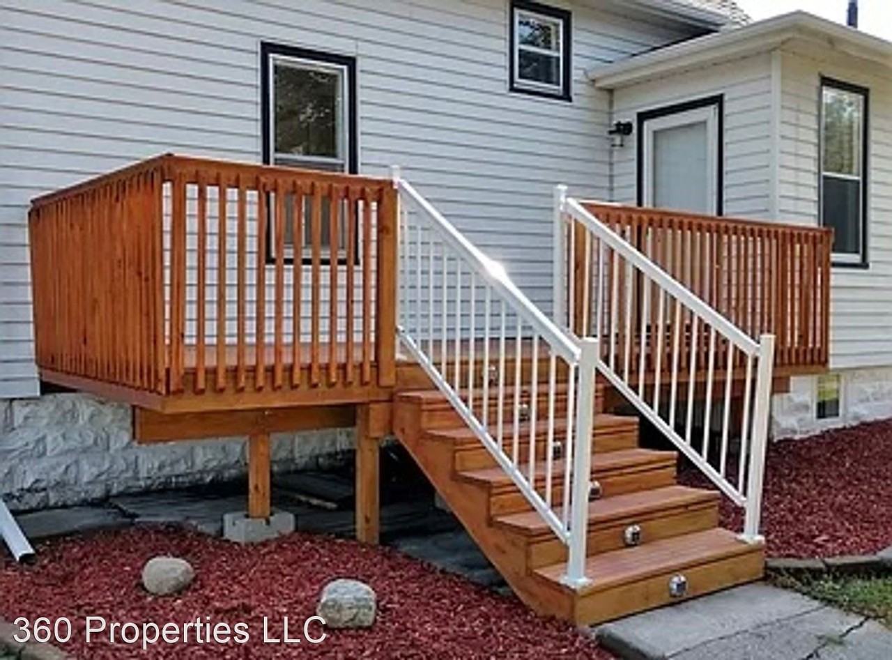 920 3rd St N - Photo 3 of 9