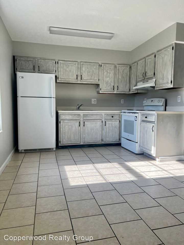 23-27 Warsaw Avenue - Photo 2 of 12