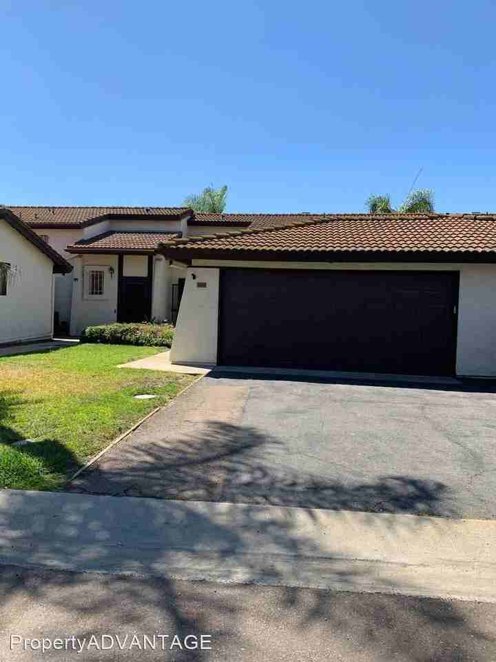 5464 Villas Dr - Photo 2 of 49