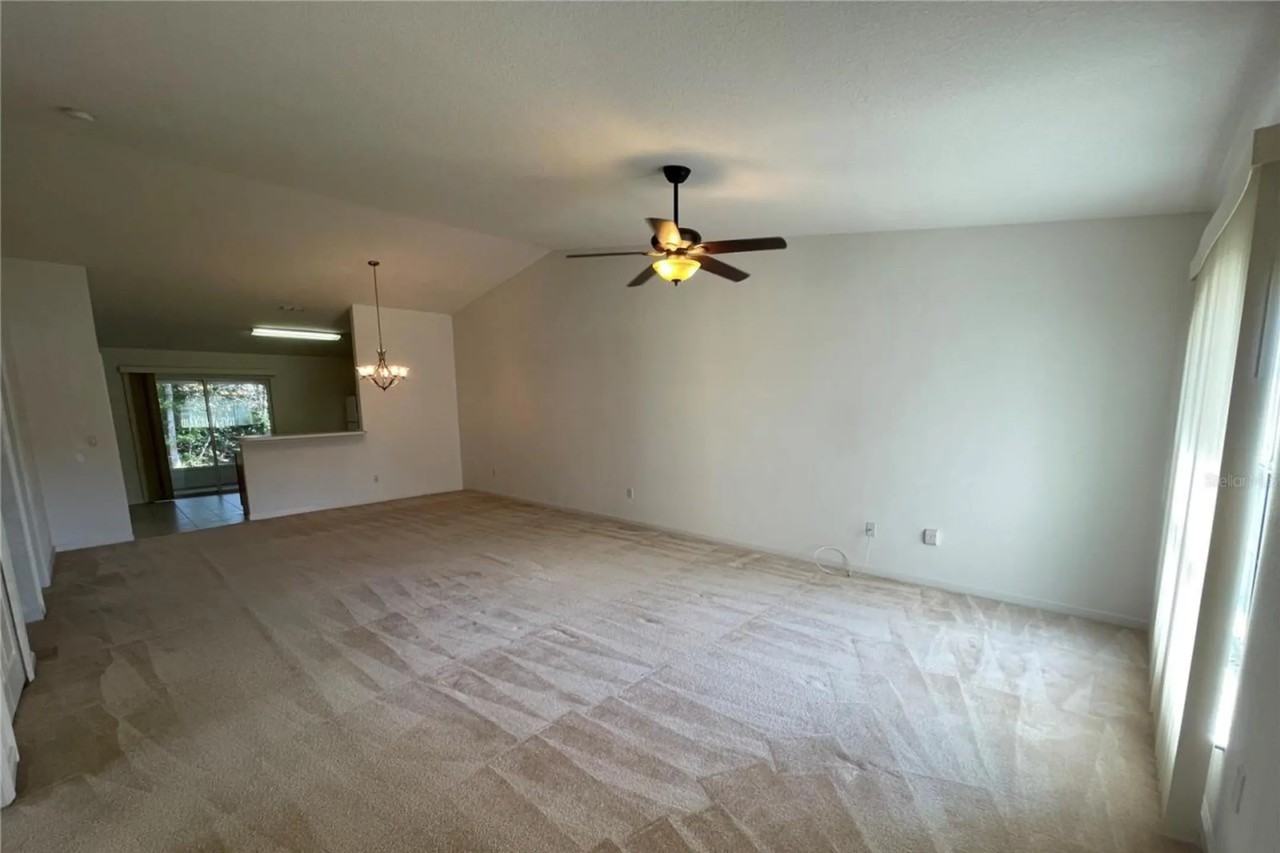 19 Eton Ln - Photo 3 of 15