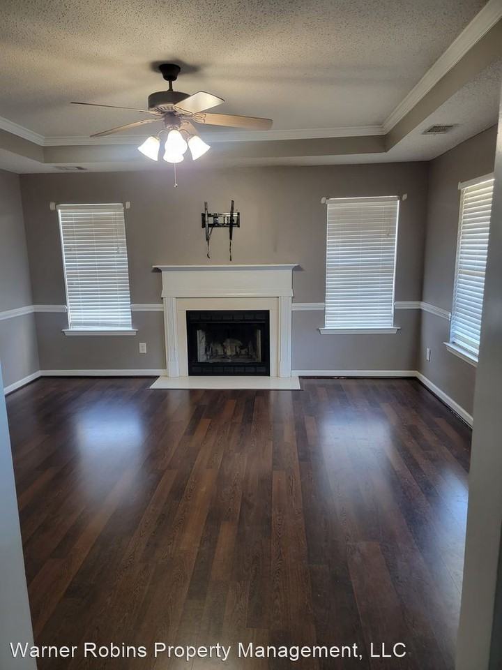 109 Kentshire Ln - Photo 2 of 19
