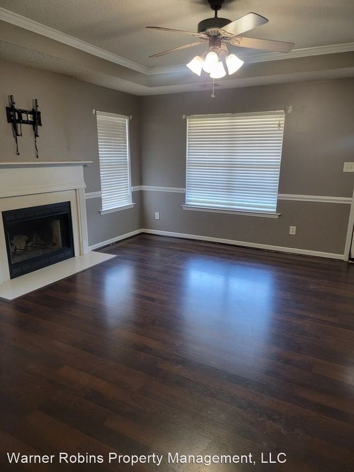 109 Kentshire Ln - Photo 3 of 19