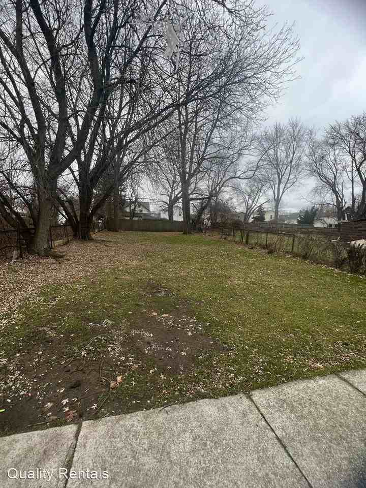 331 E 2ND - Photo 3 of 14