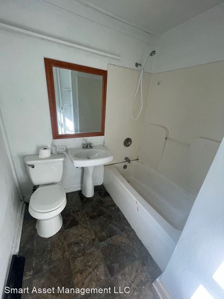 2020 54th St. / 5323 21st Ave. - Photo 2 of 8