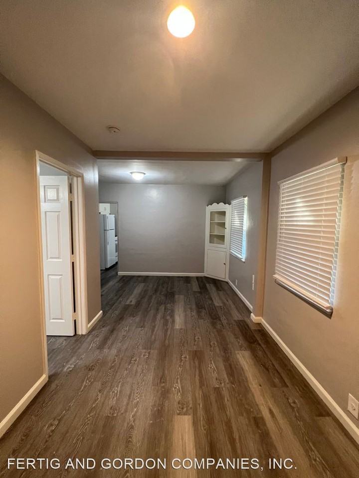 4228-4250 Tenth St. - Photo 3 of 10